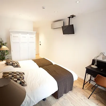 Casa Nicolasa 게스트하우스 2*